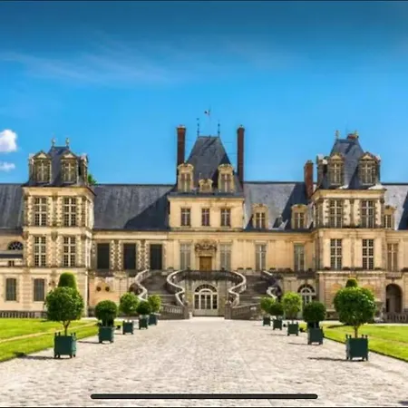 A 5 Minutes Du Chateau * 枫丹白露